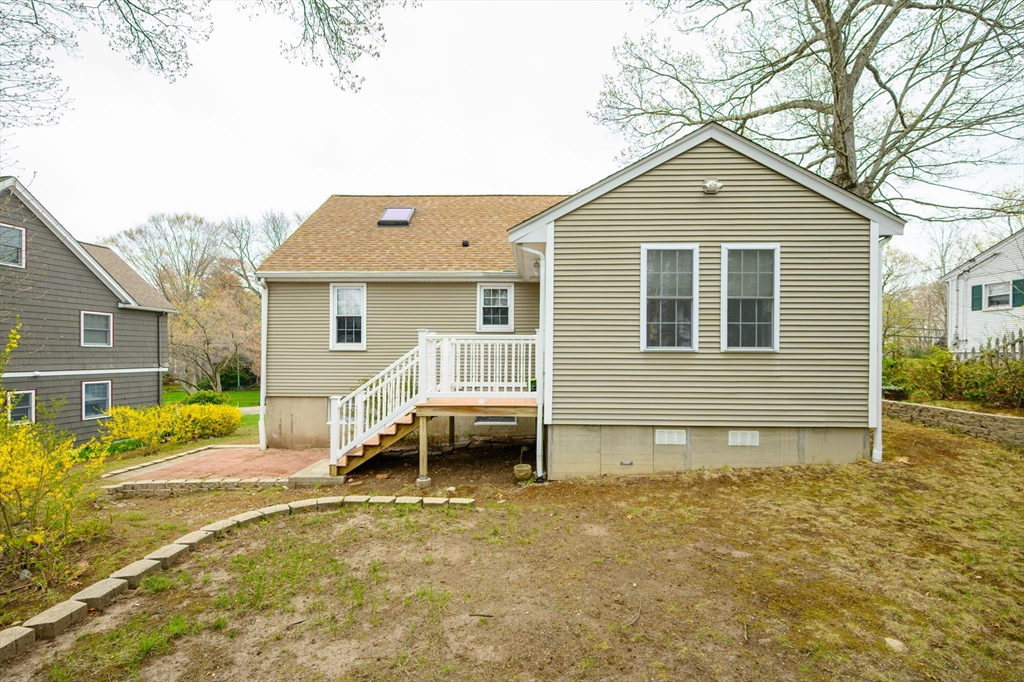 113 Ledgewood Road Dedham, MA 02026 - Photo 32 of 36 Gallery Image 32