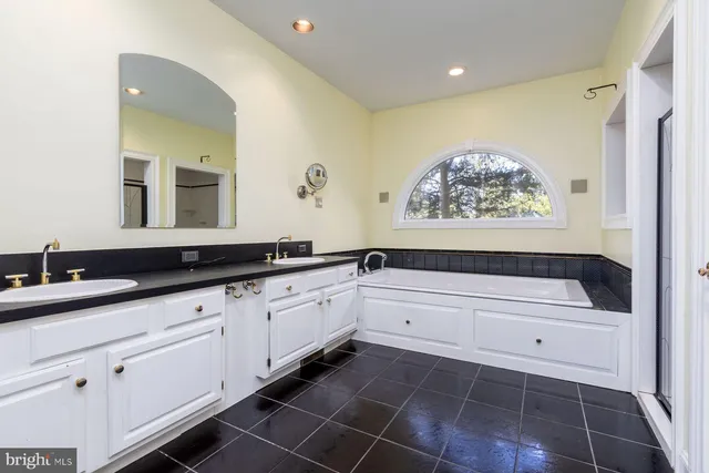 a view of an entryway