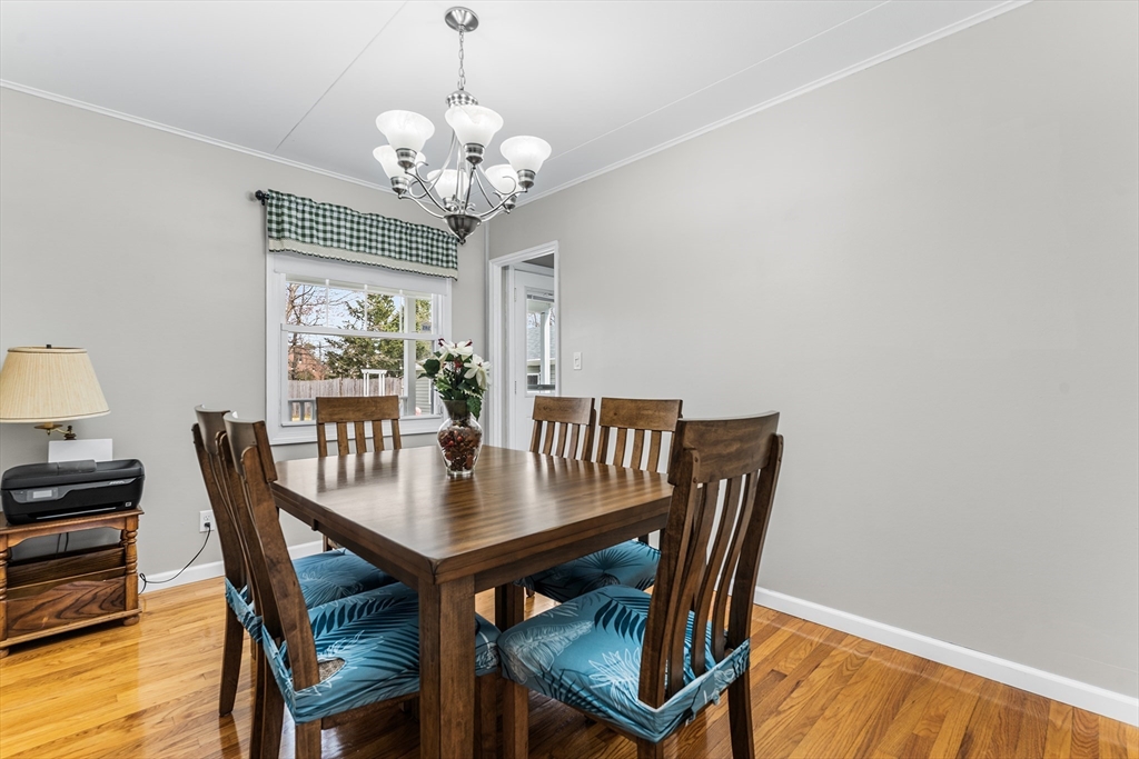 64 Rochford Circle Springfield, MA 01128 - Photo 8 of 36