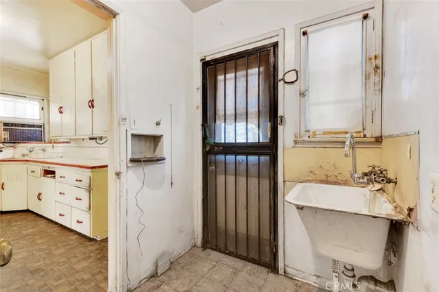 $599,950 | 14047 Herron Street, Sylmar, CA 91342