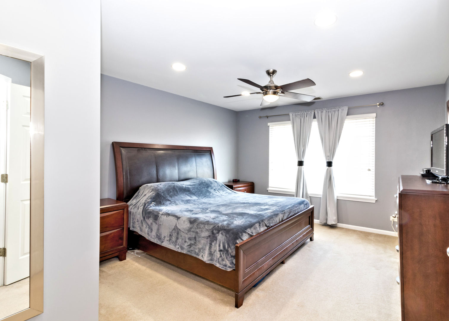 9433 Harrison Street Des Plaines, IL 60016 - Photo 9 of 23