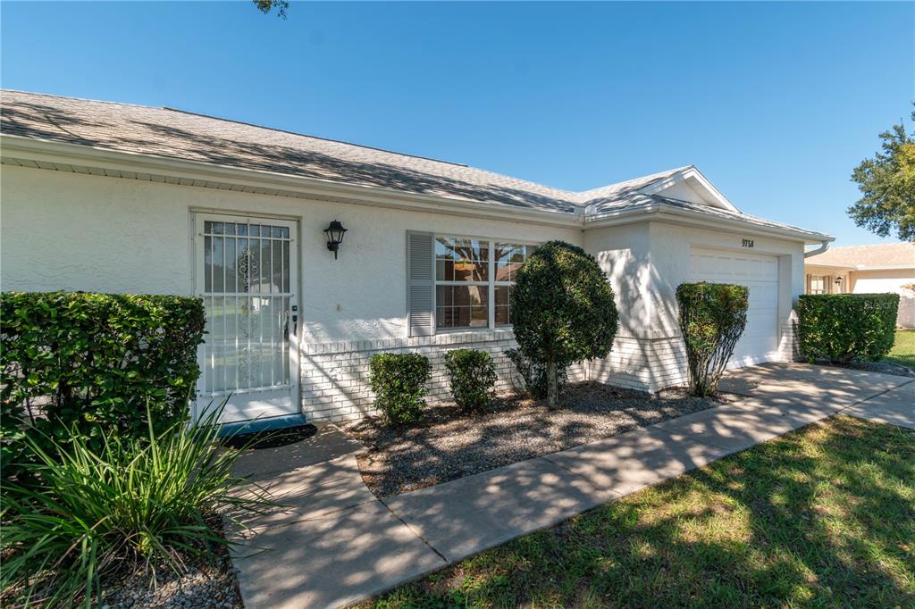 9758 Southwest 99th Avenue Ocala, FL 34481 - Photo 5 of 41