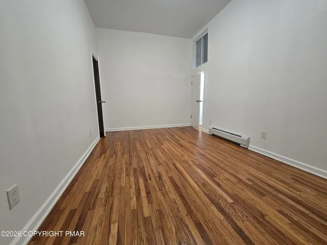 $1,900 | 584 Main Street, Unit 3, Stroudsburg, PA 18360