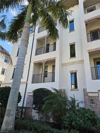 $5,000 | 16370 Viansa Way, Unit 6, Naples, FL 34110