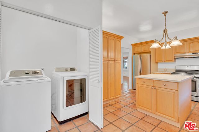 $5,995 | 7544 Lexington Avenue, West Hollywood, CA 90046