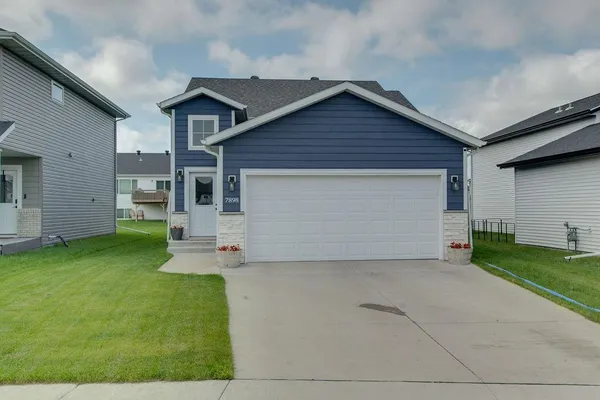 $330,000 | 7898 Cottonwood Boulevard, Horace, ND 58047
