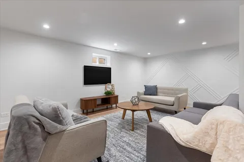 $574,500 | 7101 North Ottawa Avenue, Chicago, IL 60631