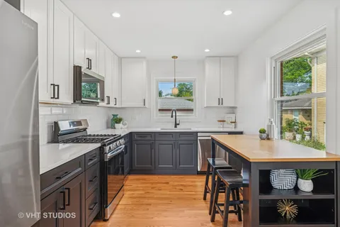 $574,500 | 7101 North Ottawa Avenue, Chicago, IL 60631