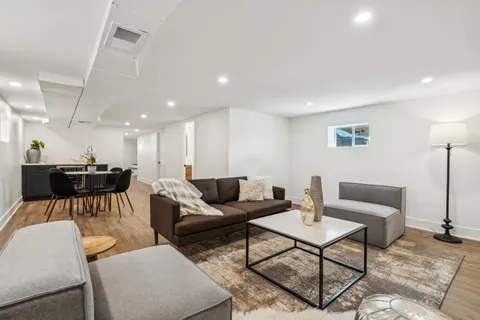 $574,500 | 7101 North Ottawa Avenue, Chicago, IL 60631