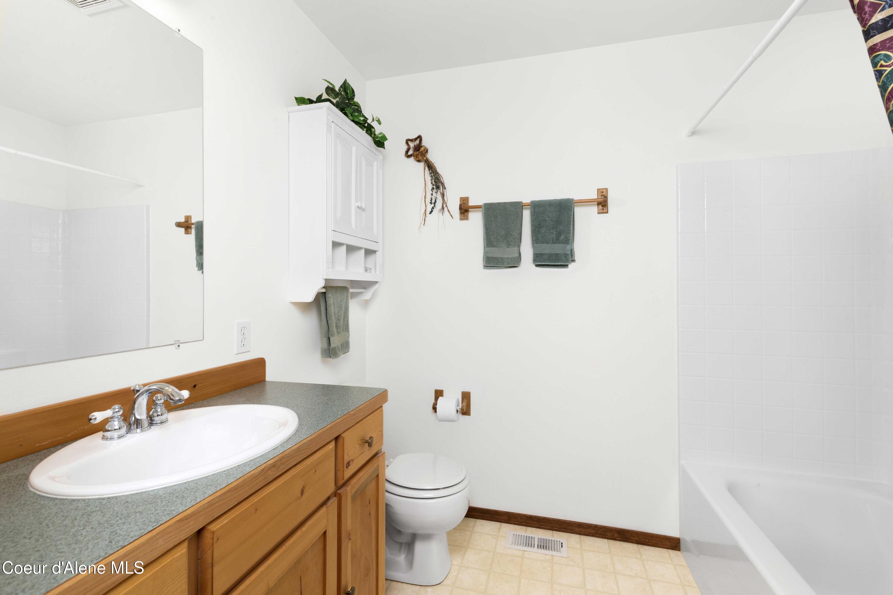 5565 Selle Road Sandpoint, ID 83864 - Photo 25 of 40 22