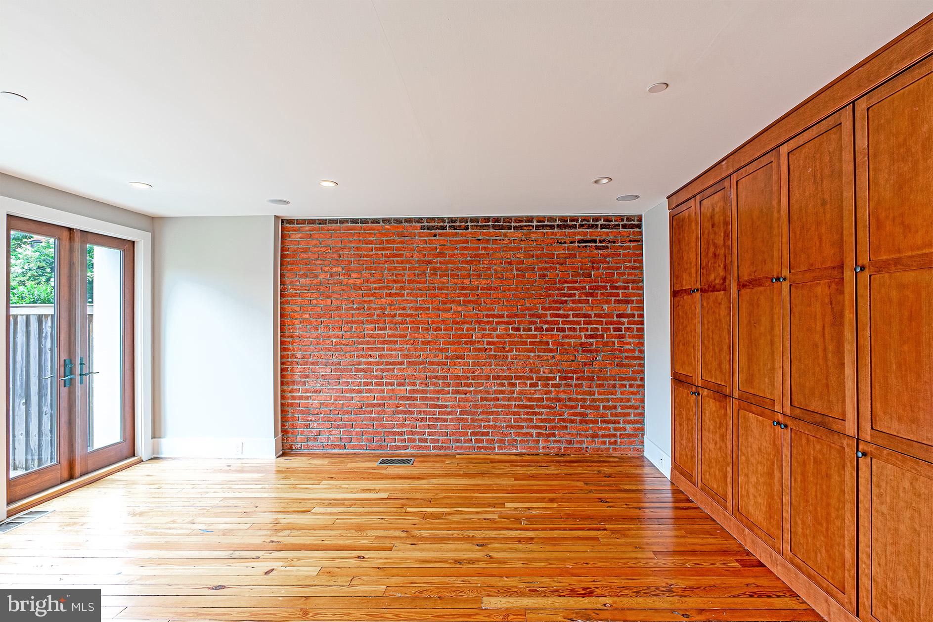 325 D Street Southeast Washington, DC 20003 - Photo 20 of 59