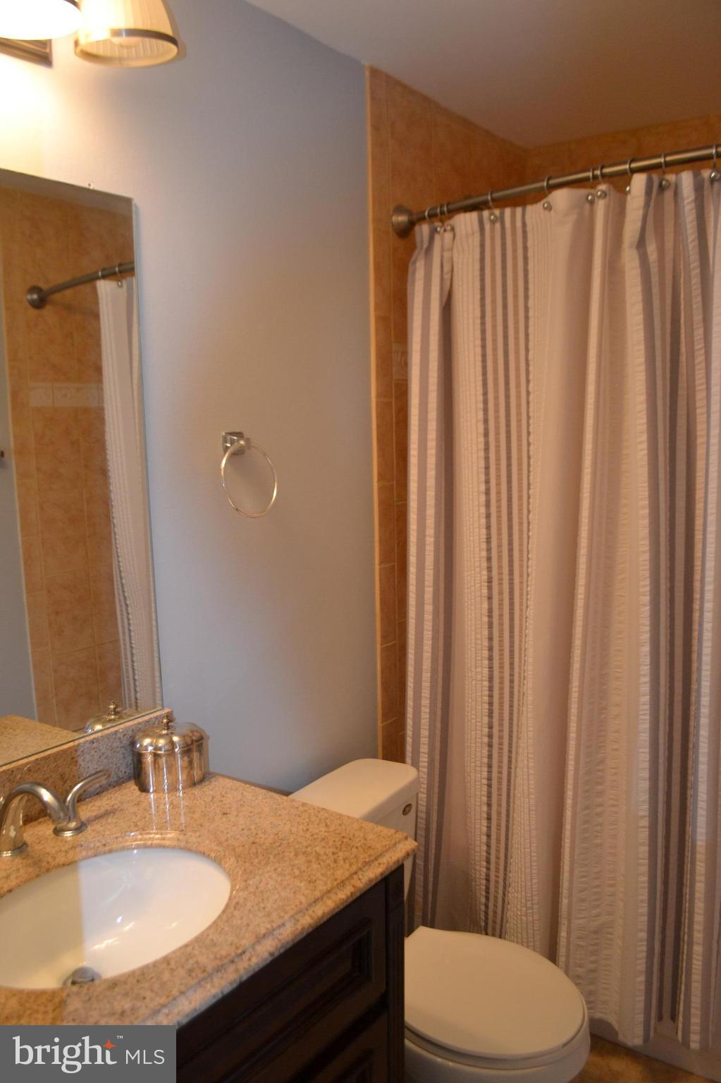 176 North Cottage Road Sterling, VA 20164 - Photo 14 of 23 Bath