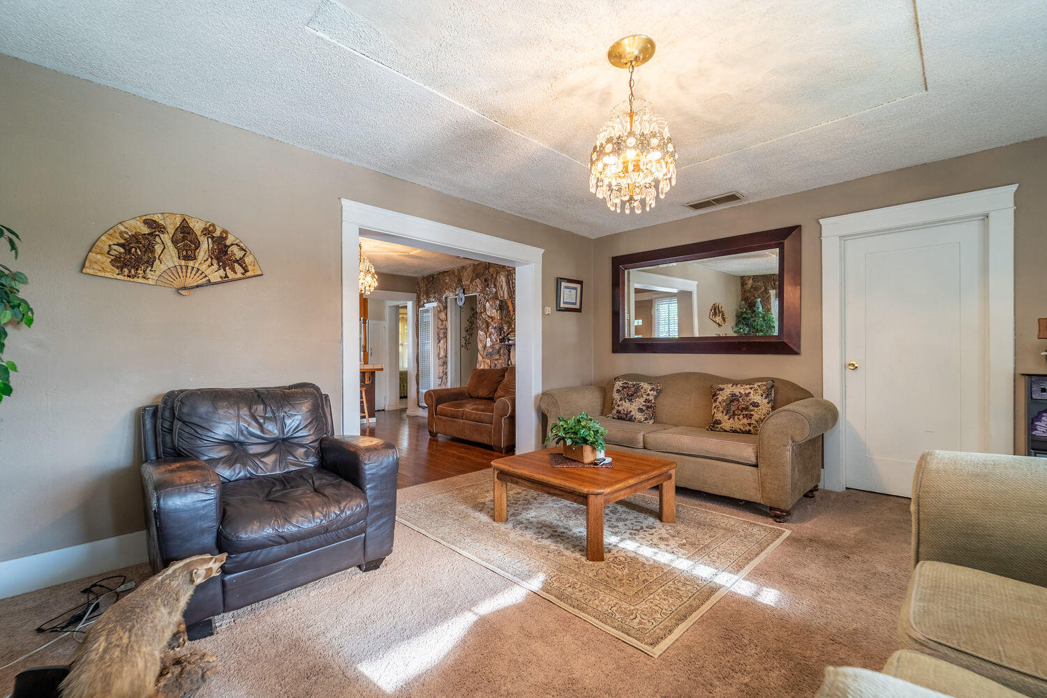 504 South R Street Tulare, CA 93274 - Photo 5 of 40 504SRSt-2