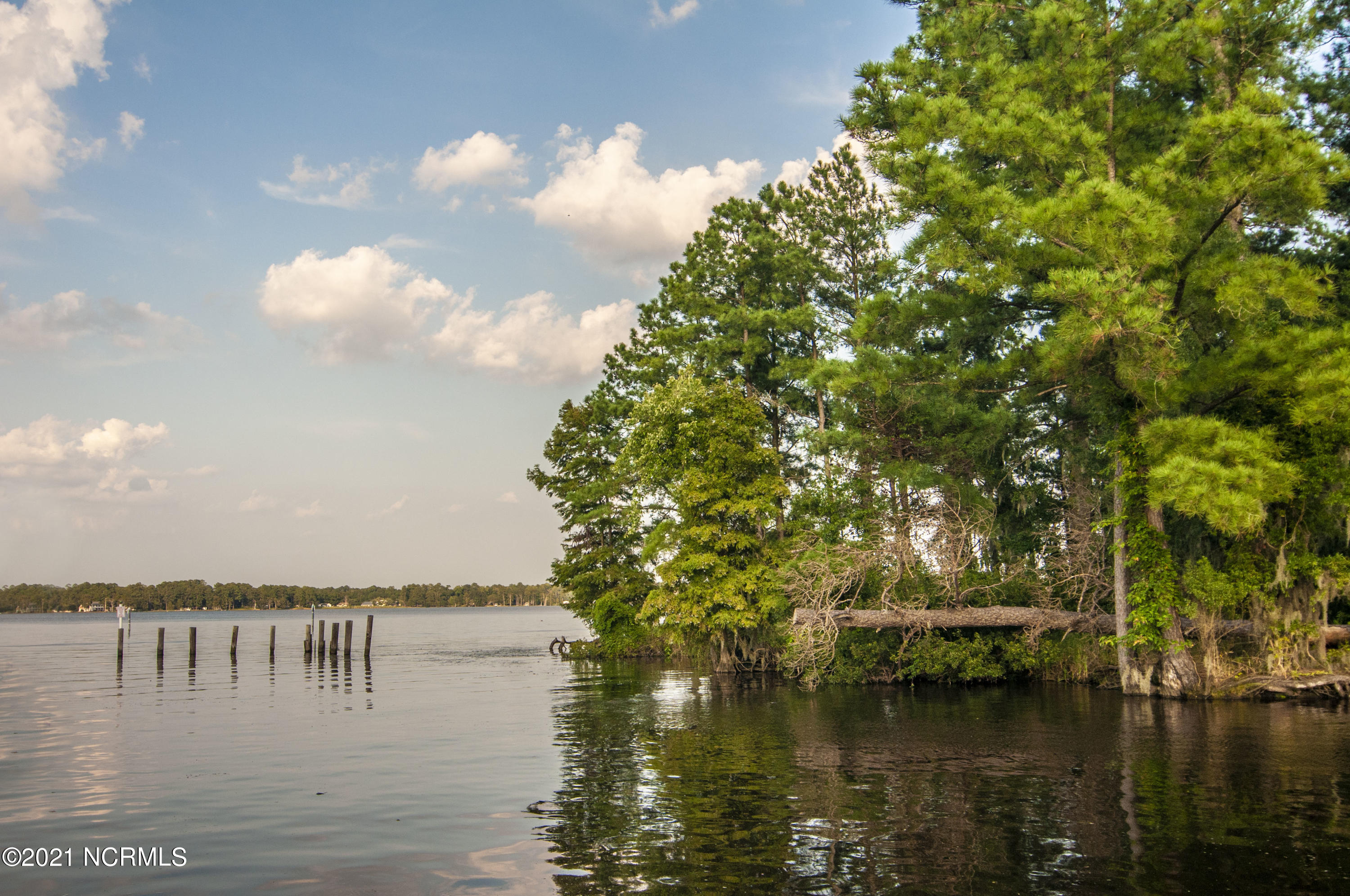 24 Portside Drive Chocowinity, NC 27817 - Photo 7 of 74 stills0000200001