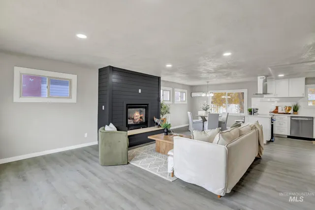 $345,900 | 1942 Burton Avenue, Burley, ID 83318