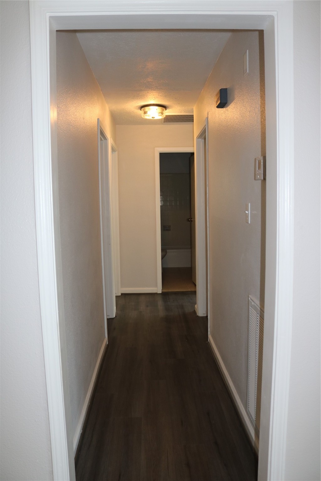 4018 Easy Street Dickinson, TX 77539 - Photo 6 of 11 a view of a hallway