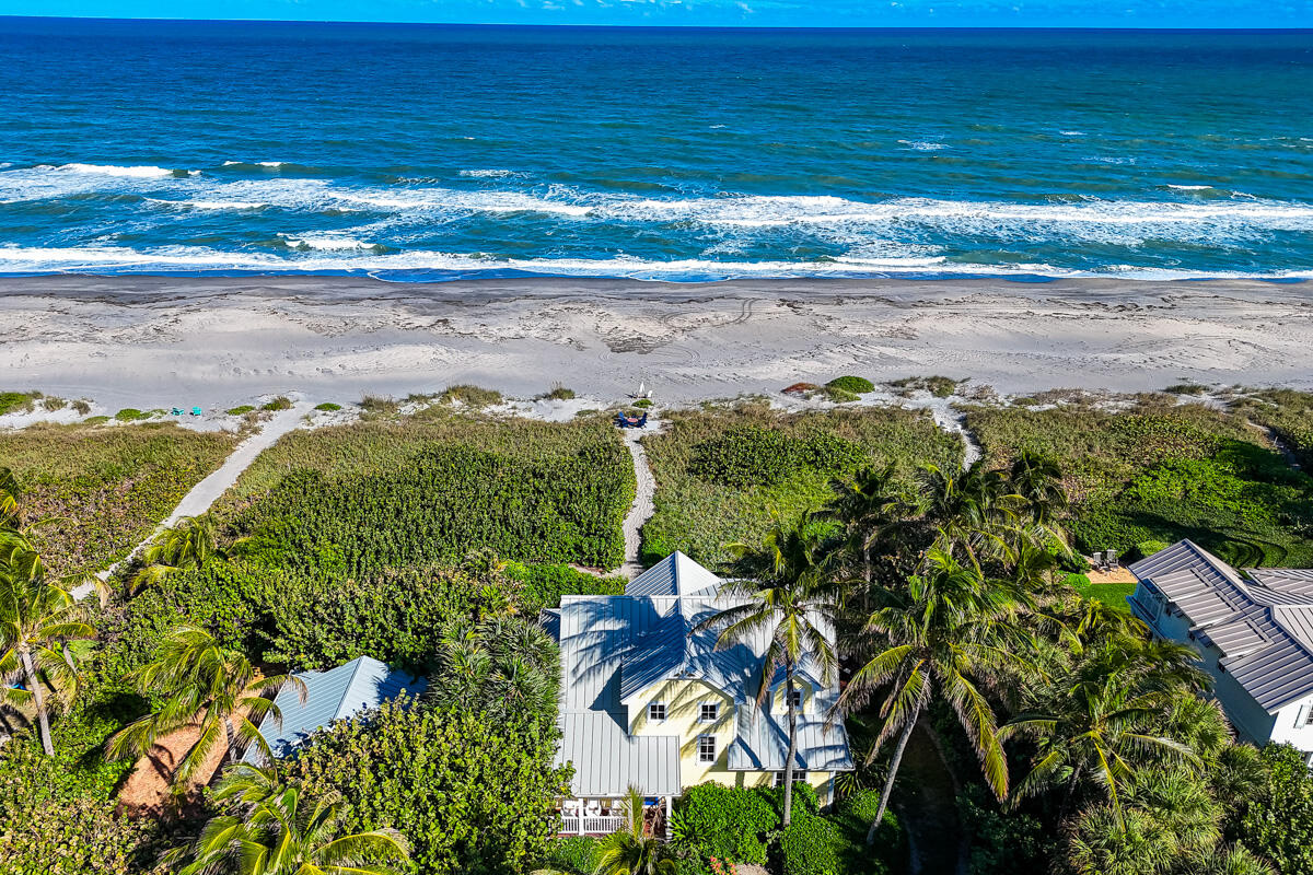 107 North Beach Road Jupiter Island, FL 33455 - Photo 8 of 49 a view of beach and ocean