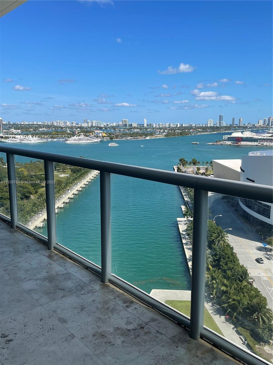 888 Biscayne Boulevard, Unit 1907 Miami, FL 33132 - Photo 19 of 20