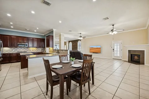 $625,000 | 404 Primrose Lane, League City, TX 77573