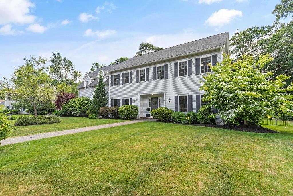 6 Linehan Way Beverly, MA 01915 - Photo 1 of 36 Gallery Image 1
