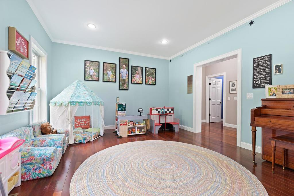 6 Linehan Way Beverly, MA 01915 - Photo 12 of 36 Gallery Image 12
