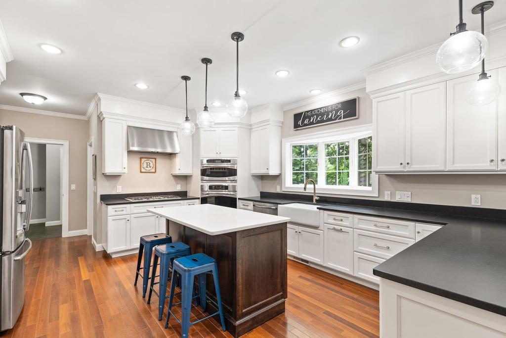 6 Linehan Way Beverly, MA 01915 - Photo 9 of 36 Gallery Image 9