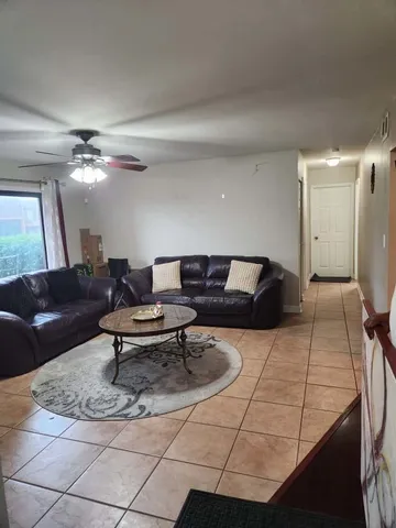 $220,000 | 717 Tipperary Court, Unit 1C, Schaumburg, IL 60193