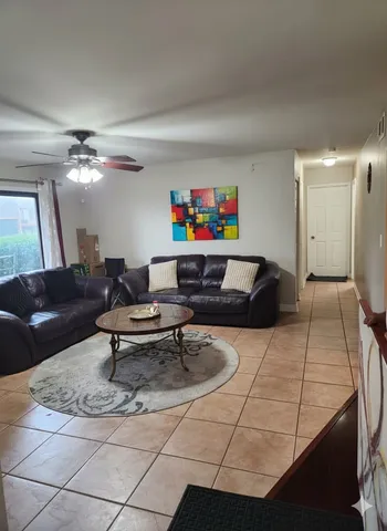 $220,000 | 717 Tipperary Court, Unit 1C, Schaumburg, IL 60193