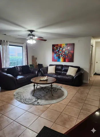 $220,000 | 717 Tipperary Court, Unit 1C, Schaumburg, IL 60193