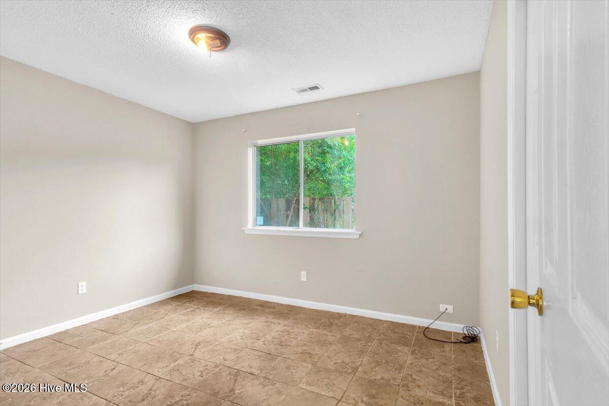 2039 Foxhorn Road Jacksonville, NC 28546 - Photo 21 of 33
