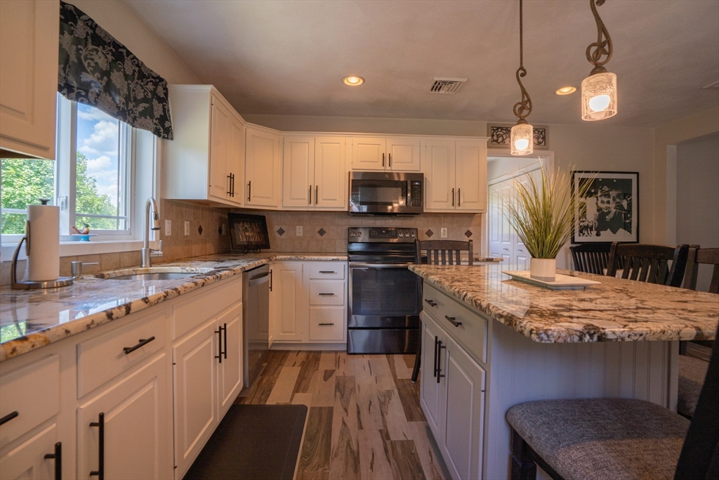 305 Scadding Street Taunton, MA 02780 - Photo 6 of 38