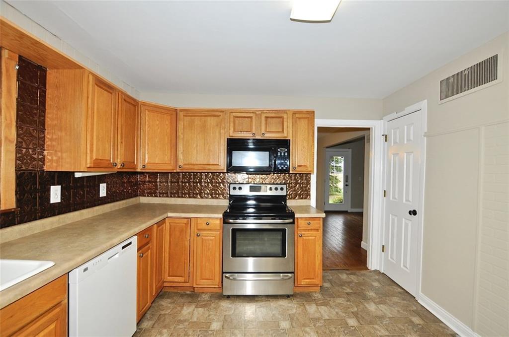 29040 North Cal Carson Road Atlanta, IN 46031 - Photo 5 of 27 Gallery Image 5
