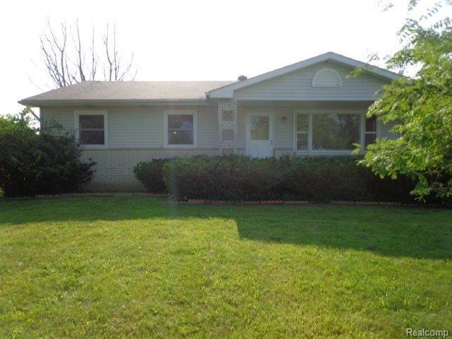 7137 Fargo Road Avoca, MI 48006 - Photo 2 of 13 DSC03007.jpg