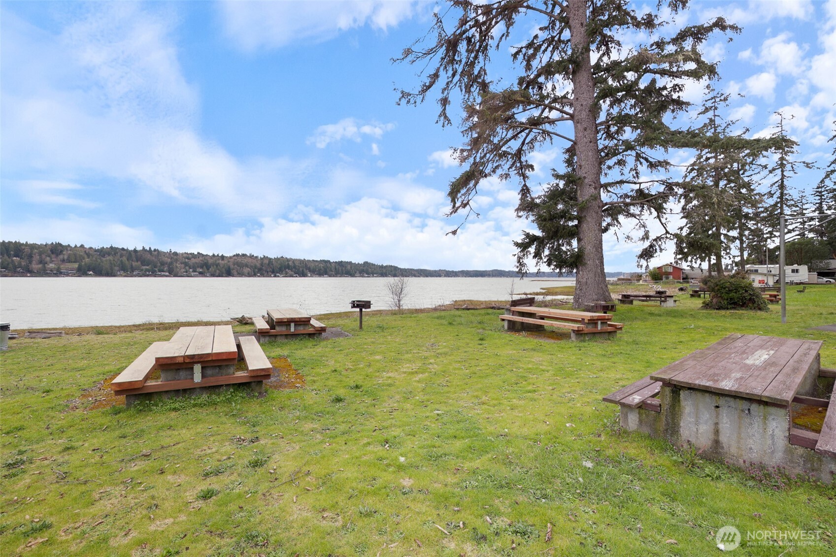 41 Barbara Lane Belfair, WA 98528 - Photo 26 of 28 a garden view with a seating space