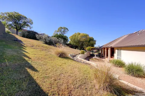 $799,900 | 305 Lakewood Drive, Kerrville, TX 78028