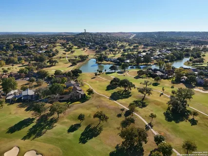 $799,900 | 305 Lakewood Drive, Kerrville, TX 78028