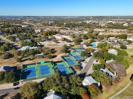 $799,900 | 305 Lakewood Drive, Kerrville, TX 78028