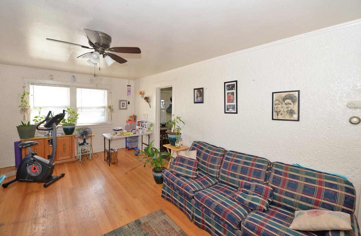 3005 17th Street Racine, WI 53405 - Photo 5 of 20 Living/dining (2022)