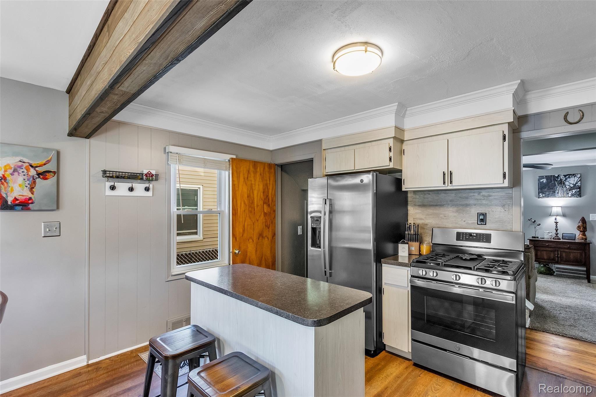 8296 Standard Street Center Line, MI 48015 - Photo 13 of 38 13-8296-Standard-St-WindowStill-Real-Estate-Photography-13.jpg