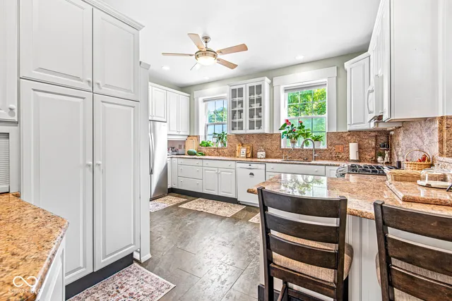 $675,000 | 147 North Center Street, Plainfield, IN 46168