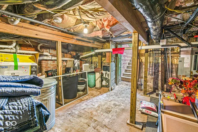 $675,000 | 147 North Center Street, Plainfield, IN 46168