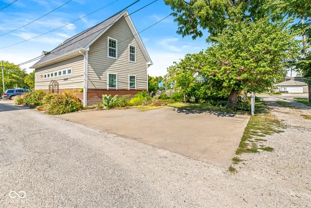 $675,000 | 147 North Center Street, Plainfield, IN 46168