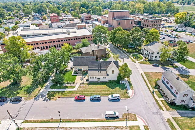 $675,000 | 147 North Center Street, Plainfield, IN 46168
