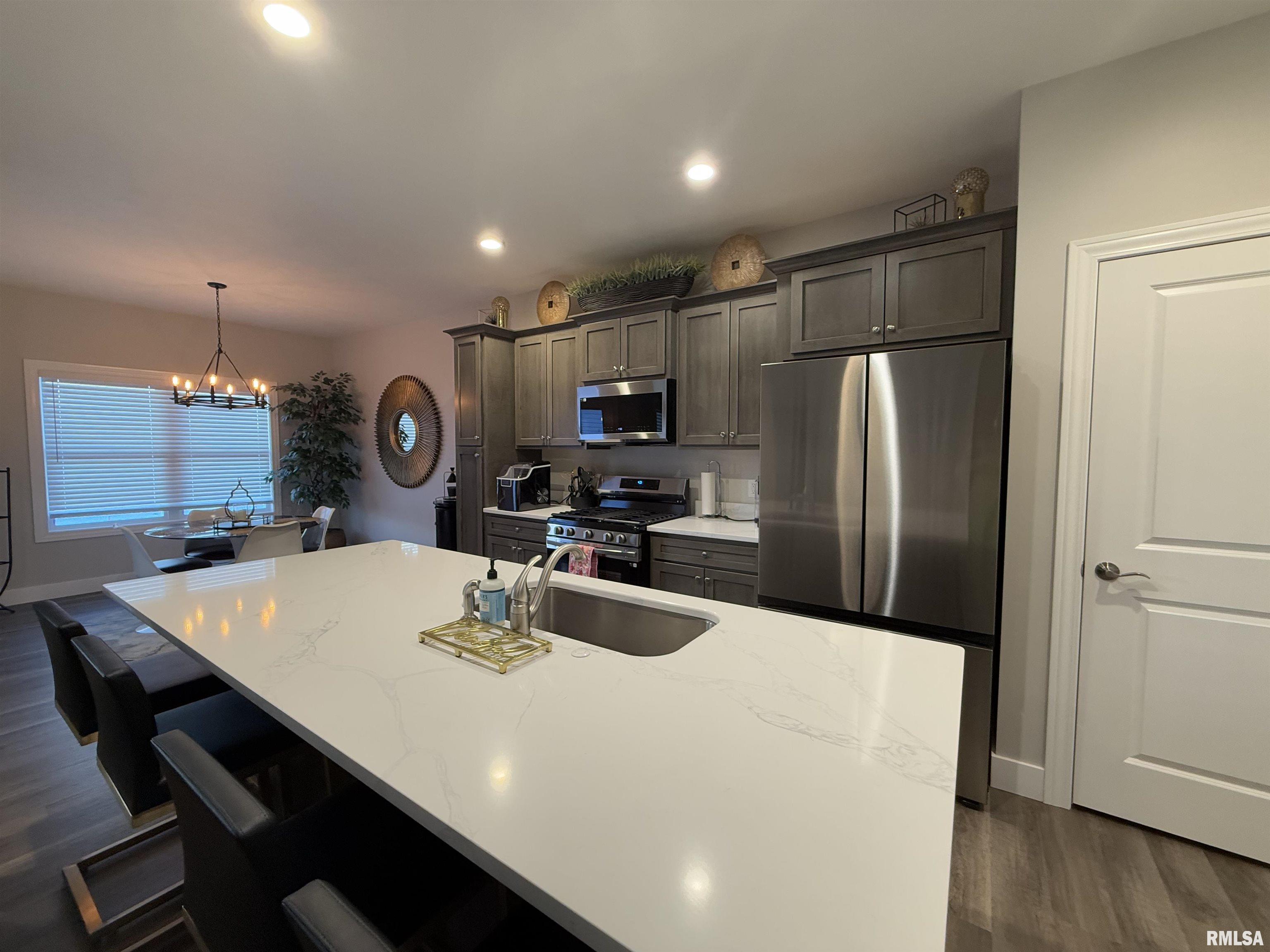 1607 Blenheim Drive Springfield, IL 62711 - Photo 6 of 22