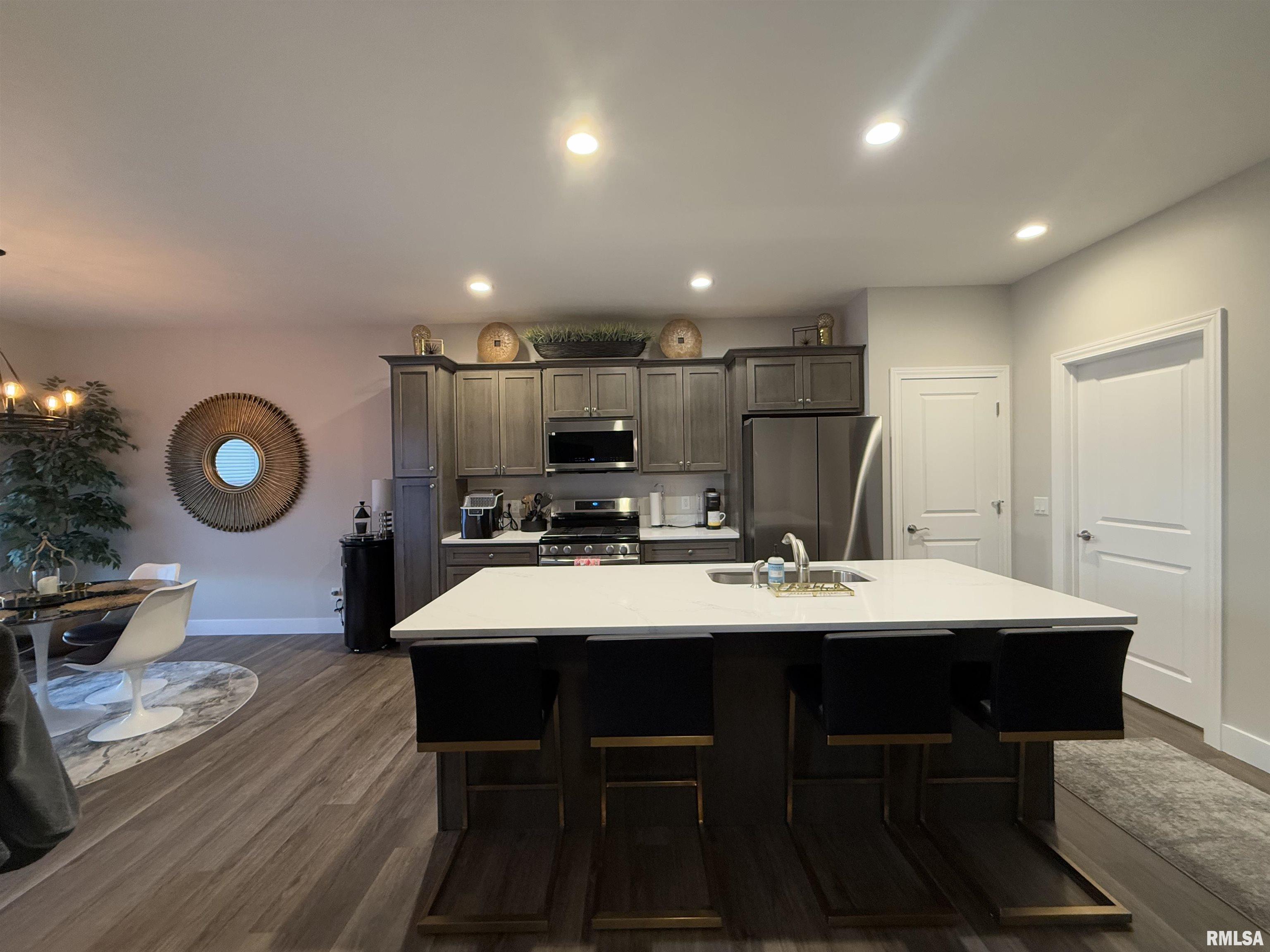 1607 Blenheim Drive Springfield, IL 62711 - Photo 7 of 22