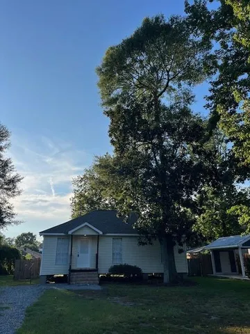 $1,400 | 626 Ramon Street, Mandeville, LA 70448