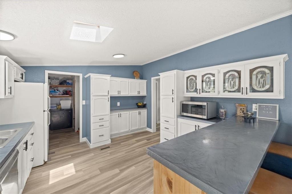 23224 South Cedar Niles Road Spring Hill, KS 66083 - Photo 13 of 39