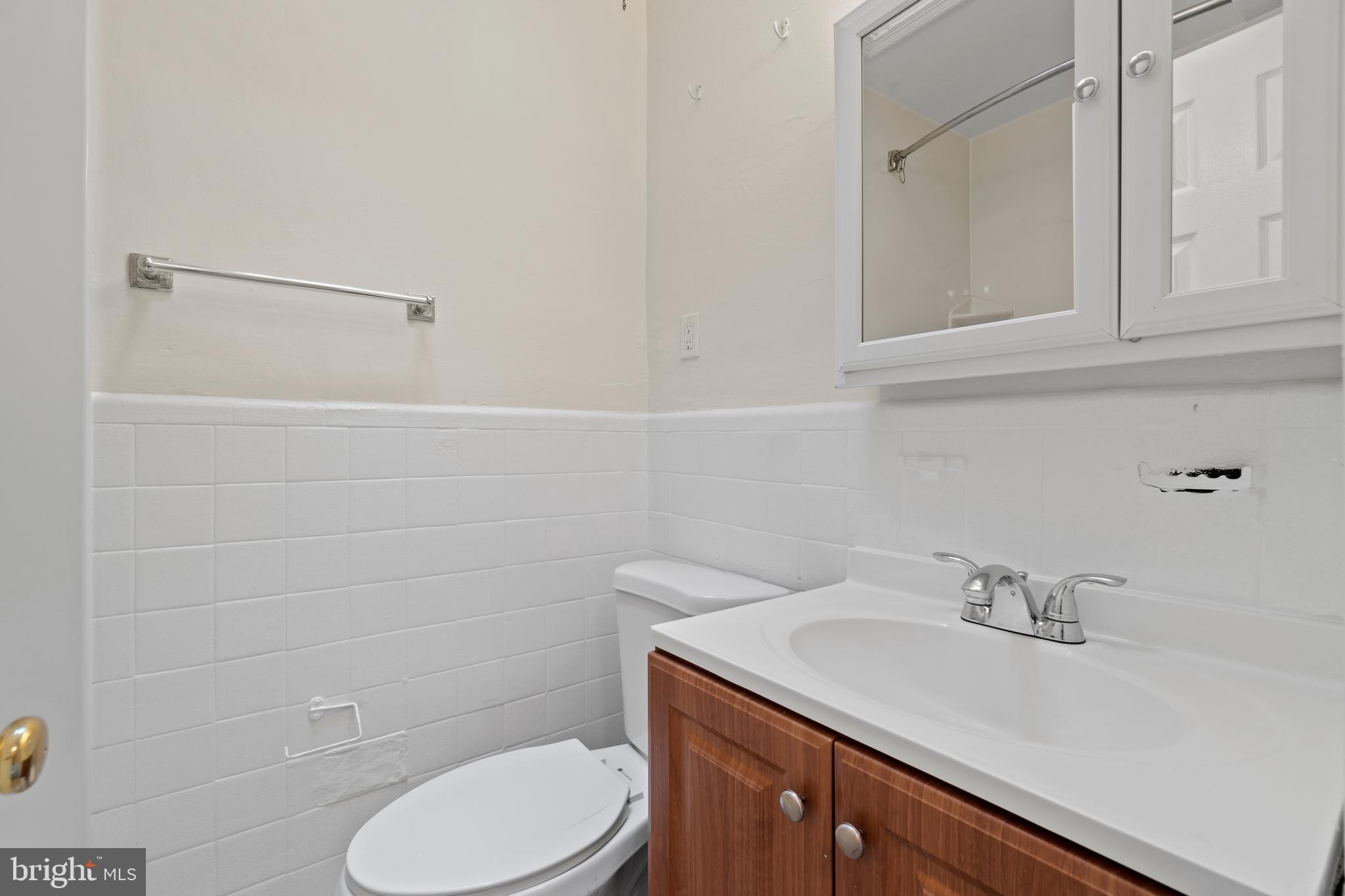 441 Ridge Street Northwest Washington, DC 20001 - Photo 23 of 35 Bathroom