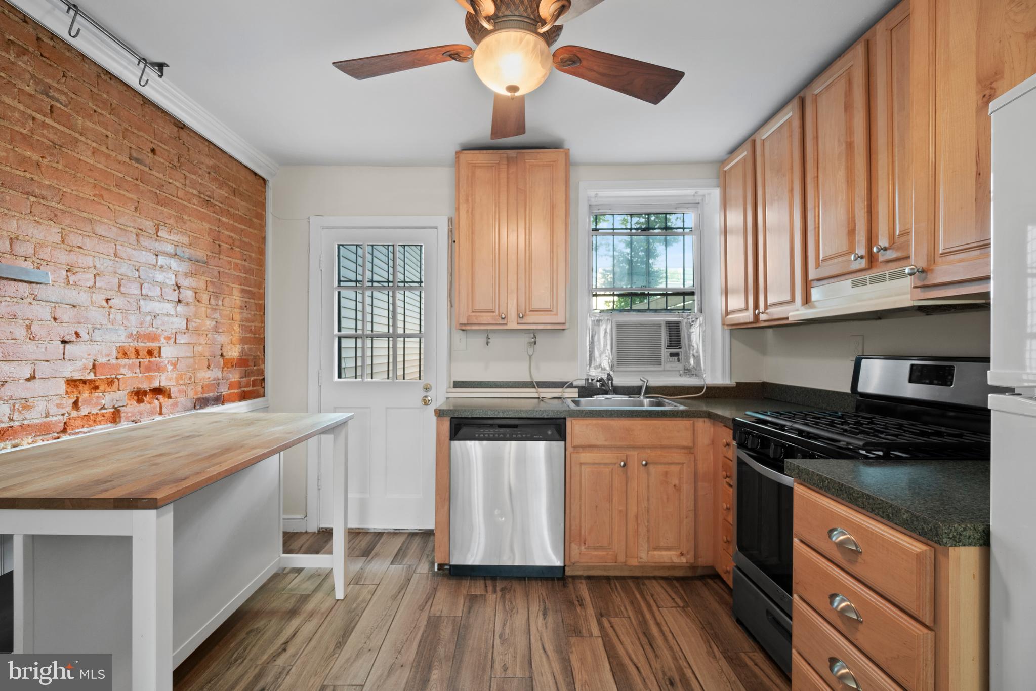 441 Ridge Street Northwest Washington, DC 20001 - Photo 8 of 35 Kitchen