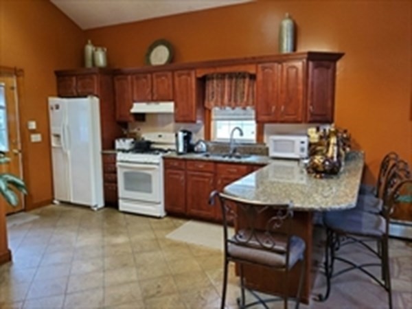245 Sterling Street Fall River, MA 02721 - Photo 8 of 22 Gallery Image 8